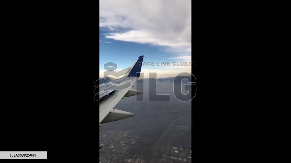 US: Palisades Fire Visible From Flights Near LAX 6