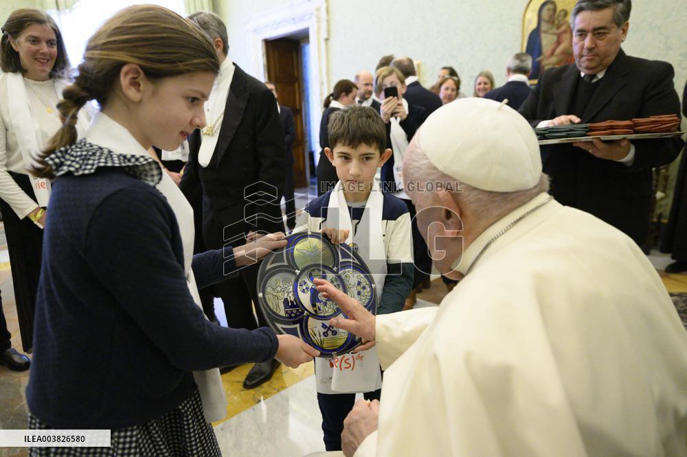 Pope Francis Receives Children Guests Of The Pediatric Oncology Clinic - Vatican