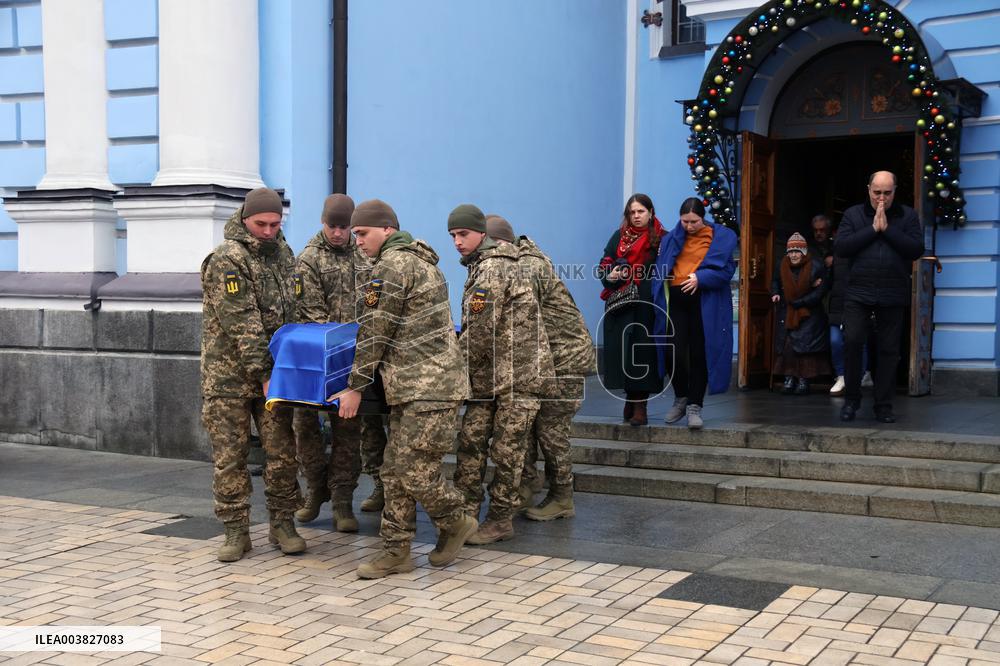 Kyiv pays last respects to marine officer Andrii Kuzmenko