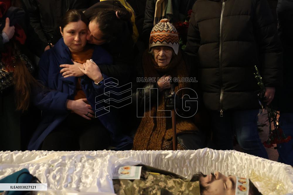 Kyiv pays last respects to marine officer Andrii Kuzmenko