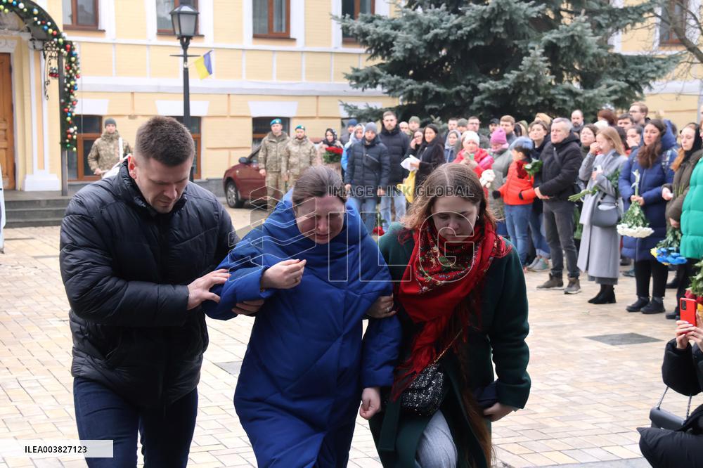Kyiv pays last respects to marine officer Andrii Kuzmenko