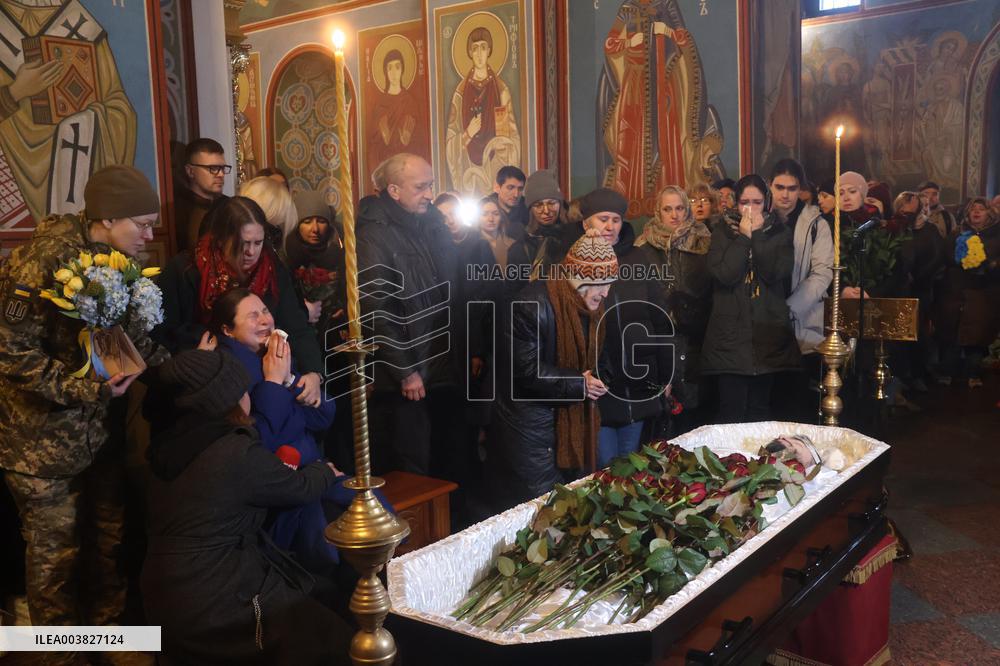 Kyiv pays last respects to marine officer Andrii Kuzmenko