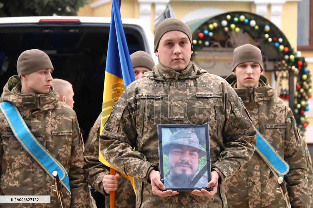 Kyiv pays last respects to marine officer Andrii Kuzmenko