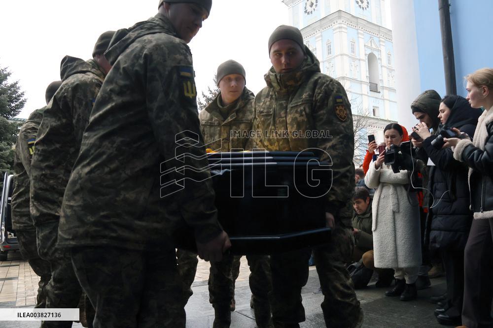 Kyiv pays last respects to marine officer Andrii Kuzmenko
