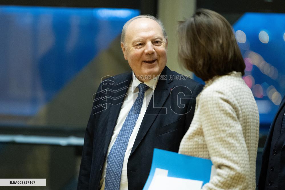 Herve Marseille meets with the Minister of Economy - Paris