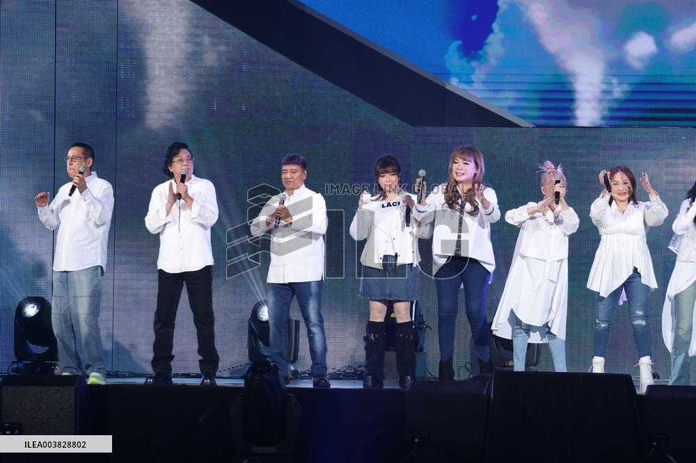 Taiwanese Singer Hsiao Yung Shih