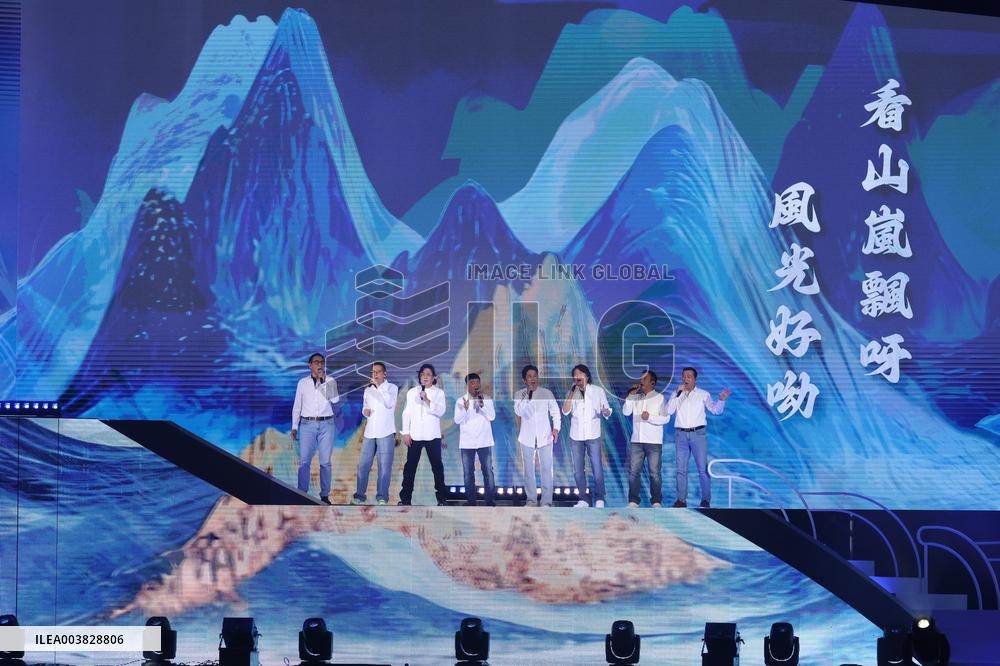 Taiwanese Singer Hsiao Yung Shih