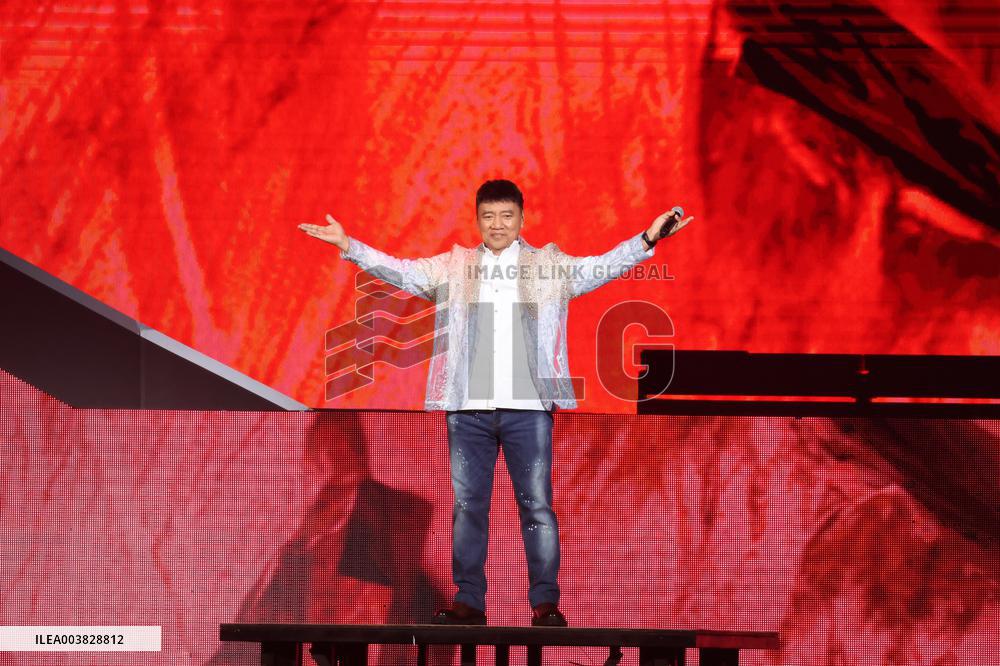 Taiwanese Singer Hsiao Yung Shih