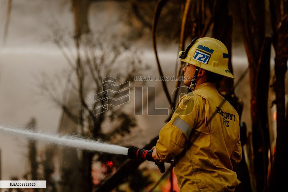California Wildfires Devastate Malibu