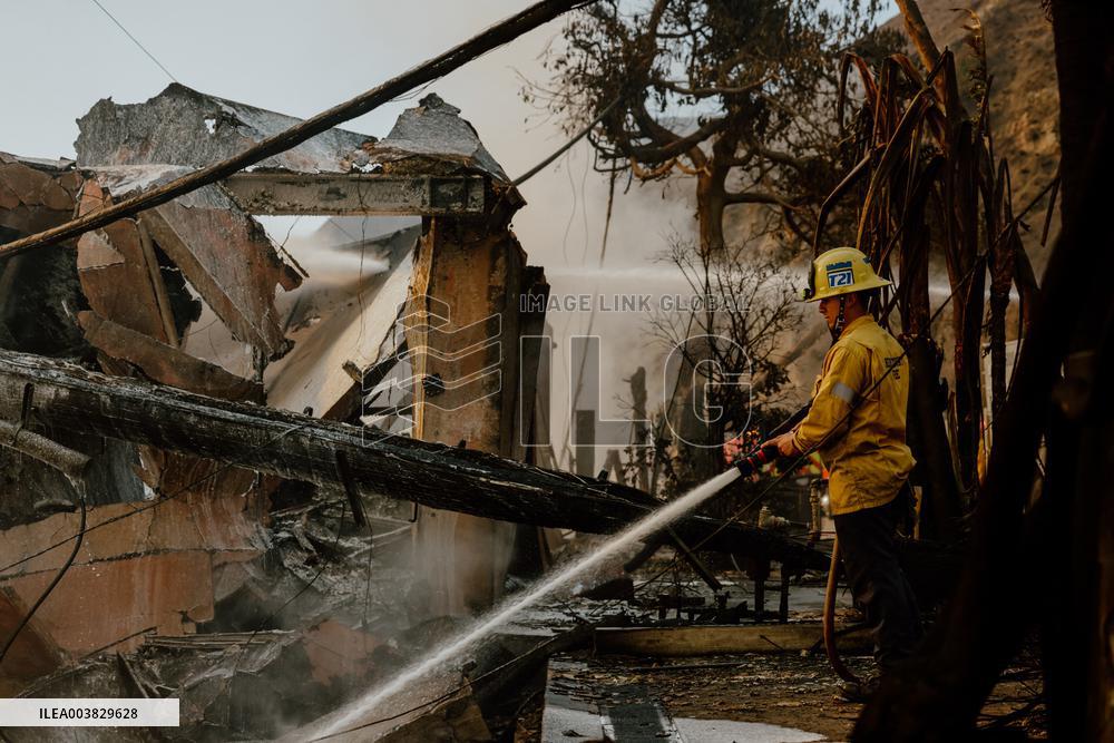 California Wildfires Devastate Malibu