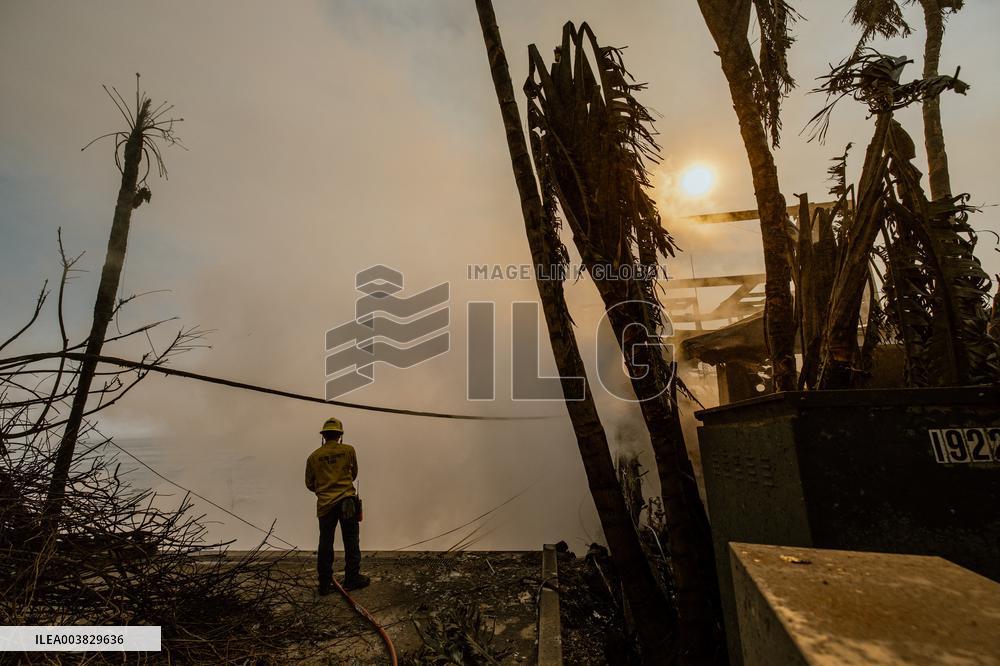 California Wildfires Devastate Malibu