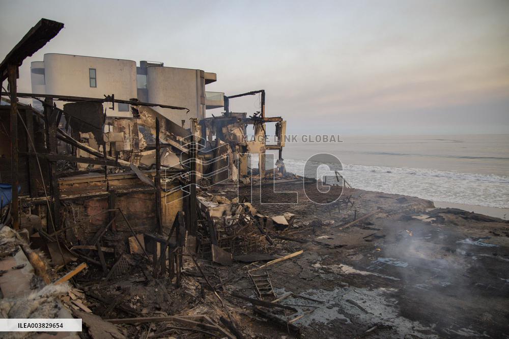 California Wildfires Devastate Malibu