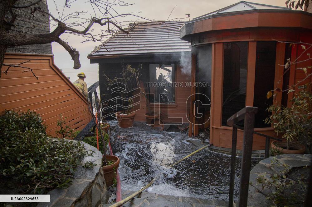 California Wildfires Devastate Malibu