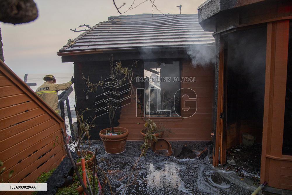 California Wildfires Devastate Malibu