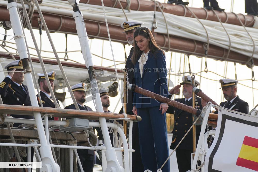 King and Queen preside over the farewell of Juan Sebastián de Elcano with Princess Leonor  - Cadiz