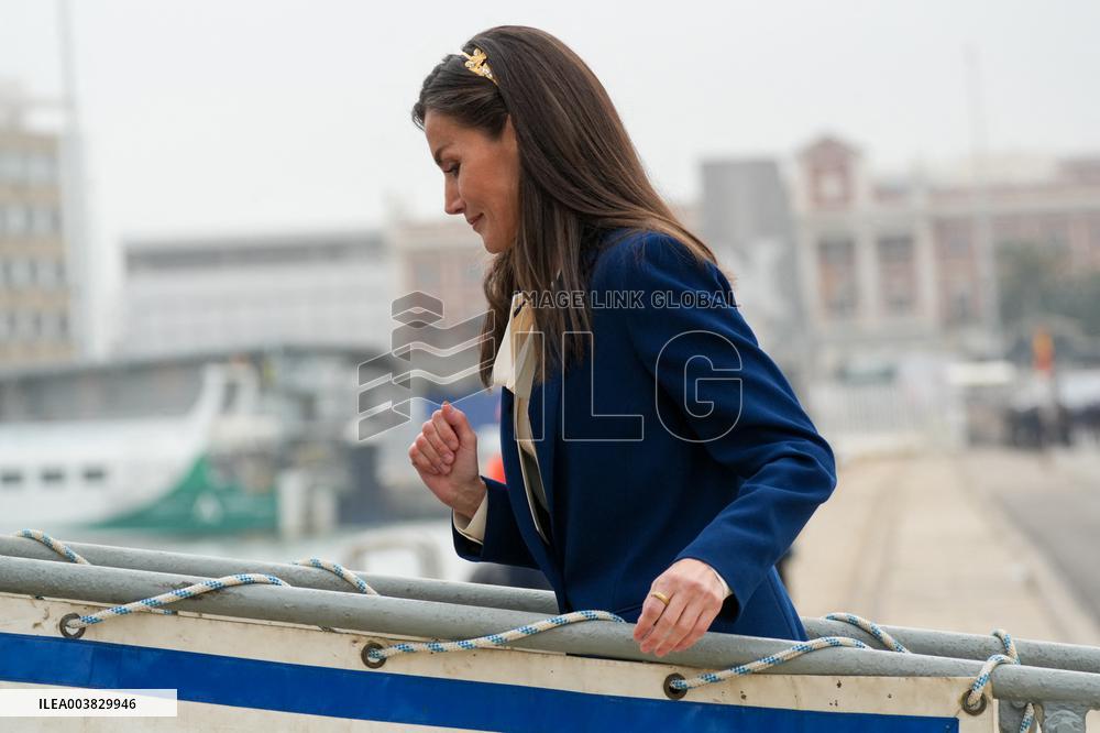 King and Queen preside over the farewell of Juan Sebastián de Elcano with Princess Leonor  - Cadiz