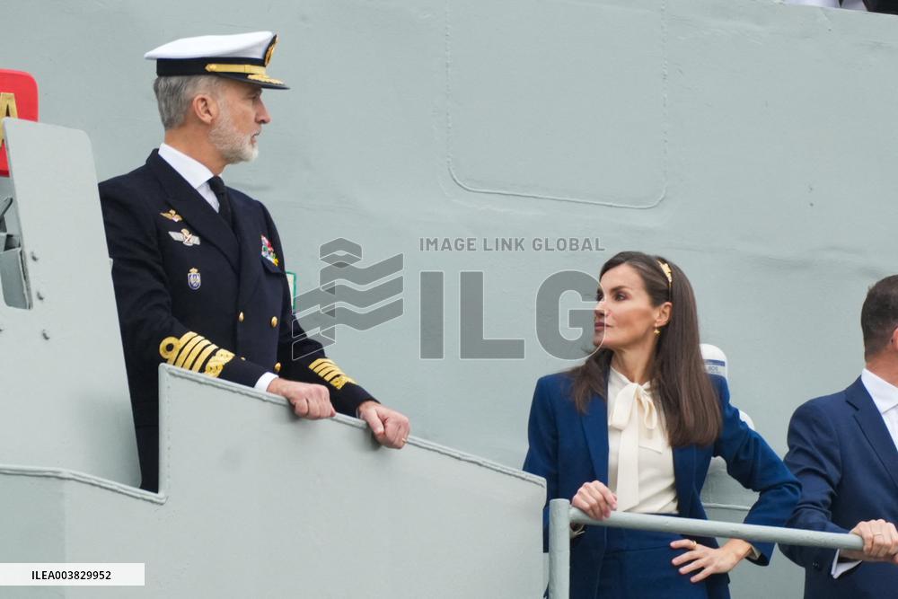 King and Queen preside over the farewell of Juan Sebastián de Elcano with Princess Leonor  - Cadiz