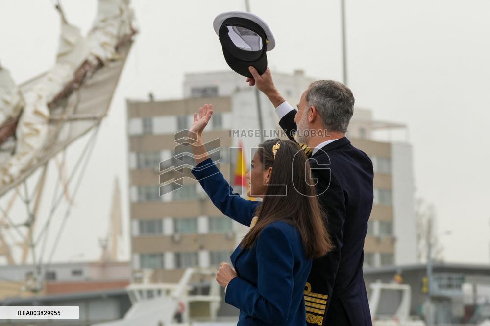 King and Queen preside over the farewell of Juan Sebastián de Elcano with Princess Leonor  - Cadiz