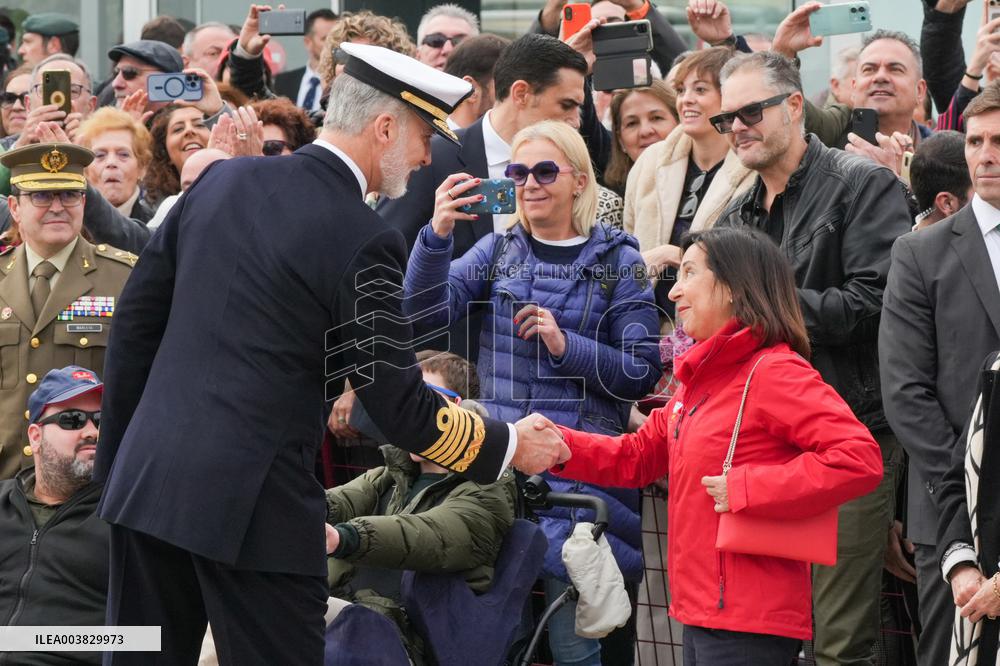 King and Queen preside over the farewell of Juan Sebastián de Elcano with Princess Leonor  - Cadiz