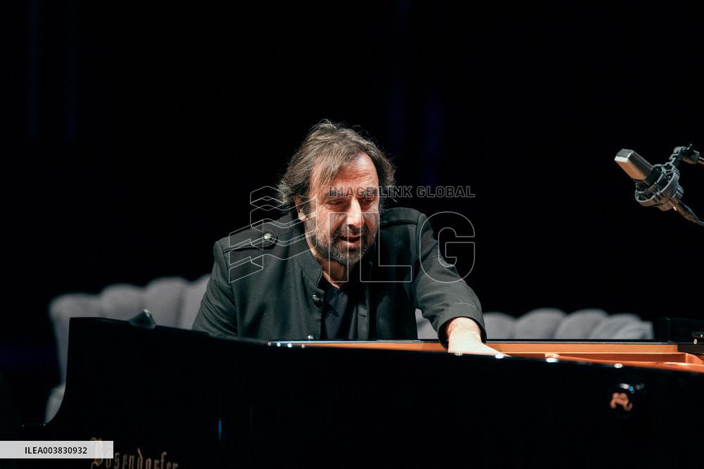 Andre Manoukian at the Beauvais theater