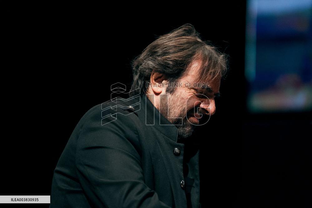 Andre Manoukian at the Beauvais theater