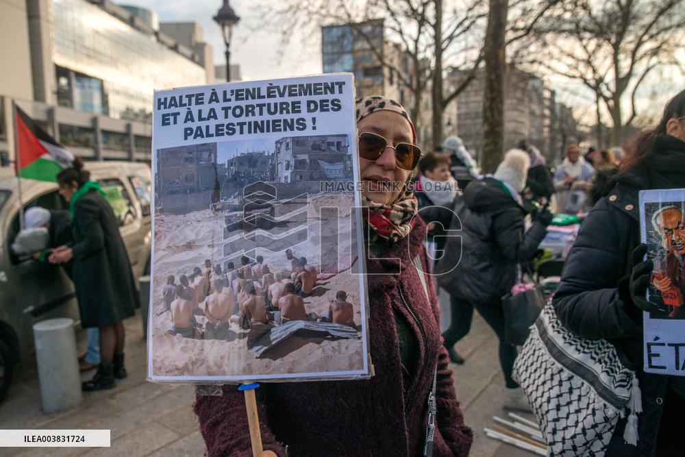 Pro-Palestinian Protest Honors Journalists Killed in Conflict - Paris