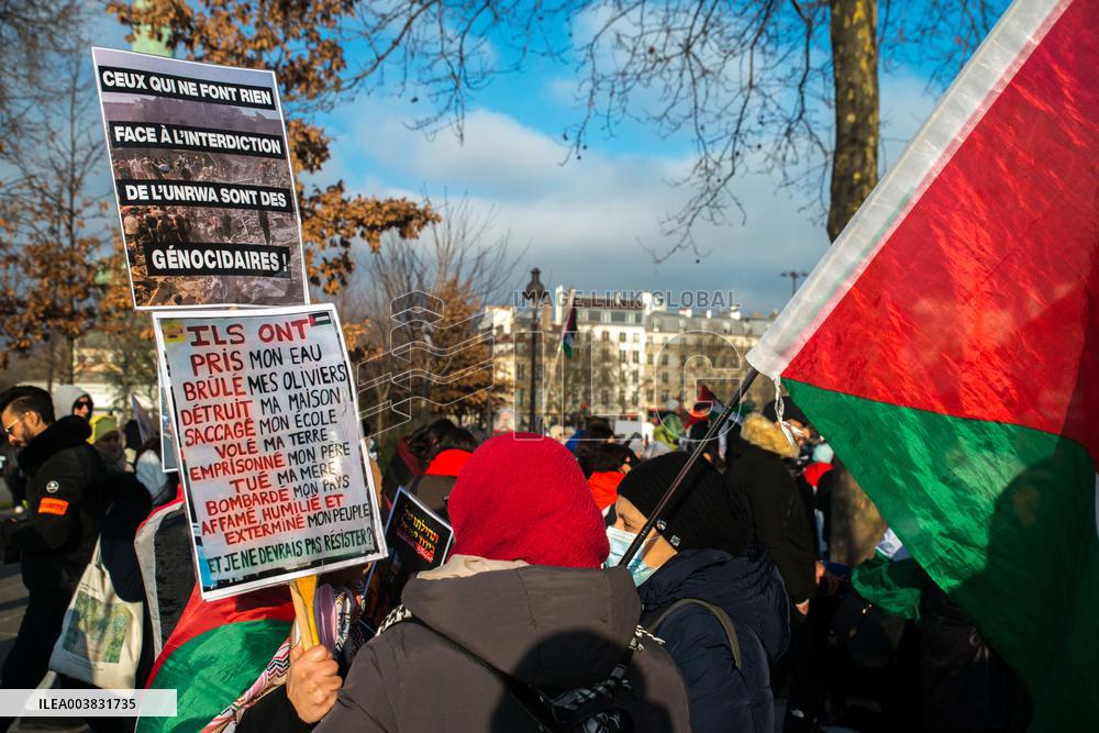Pro-Palestinian Protest Honors Journalists Killed in Conflict - Paris