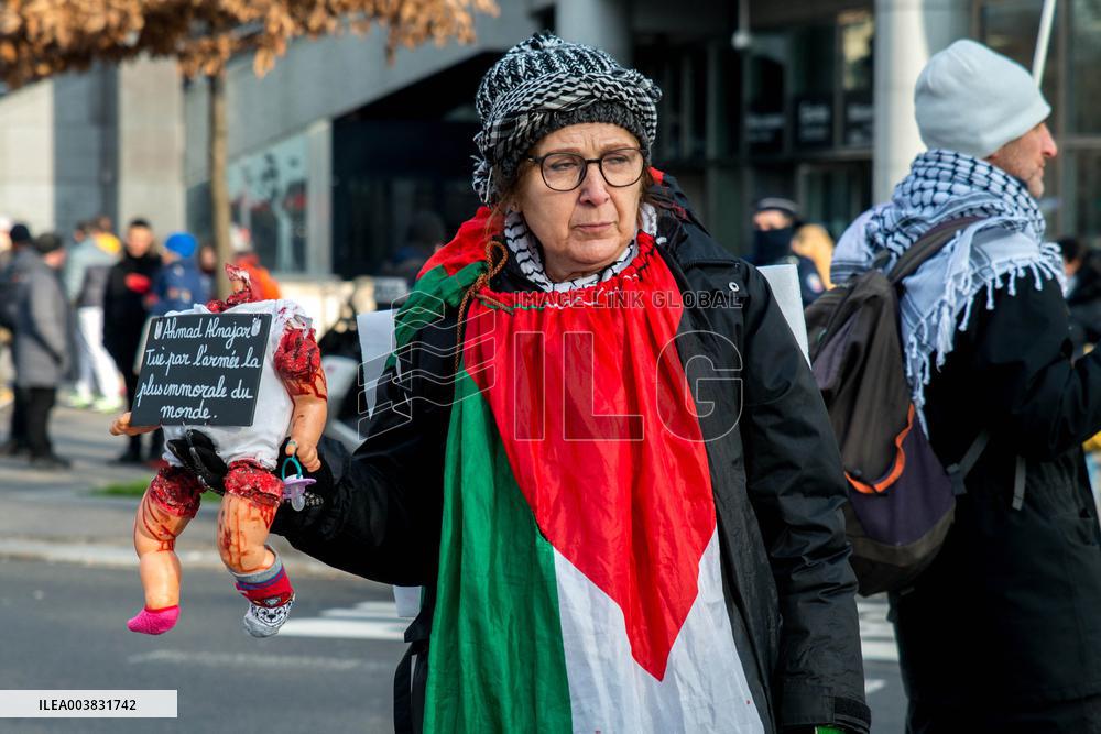 Pro-Palestinian Protest Honors Journalists Killed in Conflict - Paris