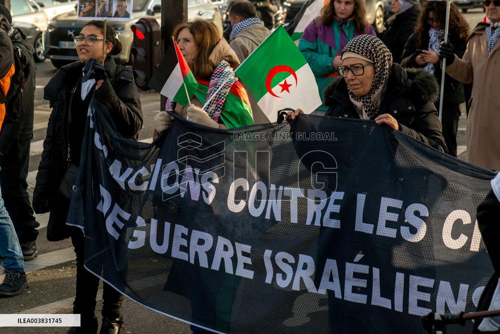 Pro-Palestinian Protest Honors Journalists Killed in Conflict - Paris
