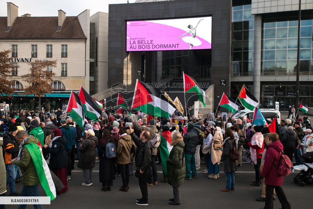 Pro-Palestinian Protest Honors Journalists Killed in Conflict - Paris