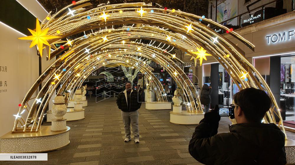 China's Visa-free Policy Boosts Foreigner Tourism
