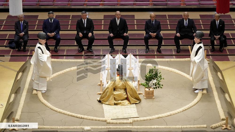 Sumo: Ritual ahead of New Year tournament