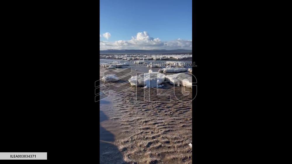 UK: Cold Snap Brings Blocks Of Ice To West Kirby Beach