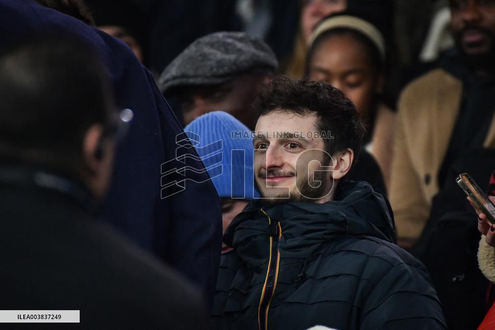 Ligue 1 PSG vs Saint Etienne - celebrities - FA