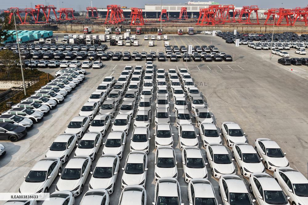 China Imports And Exports of Goods Hit A Record in 2024