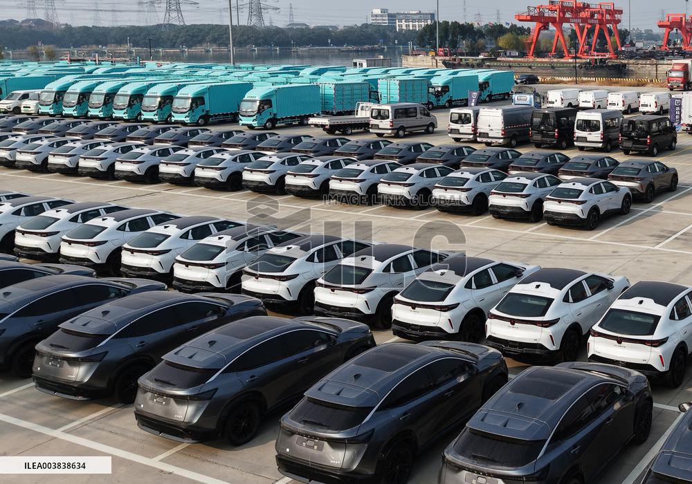 China Imports And Exports of Goods Hit A Record in 2024