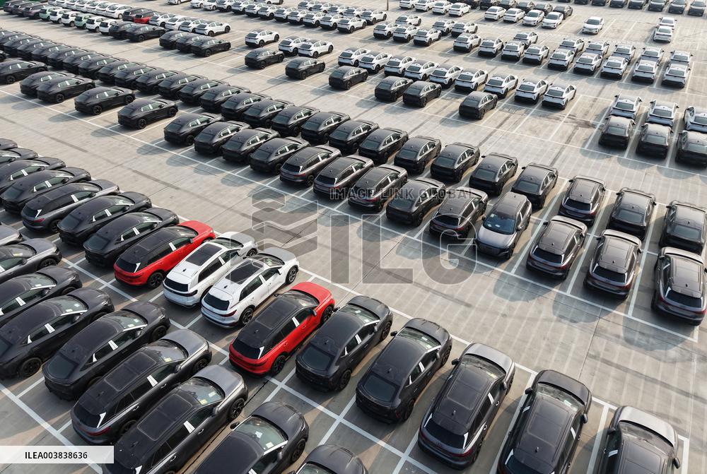 China Imports And Exports of Goods Hit A Record in 2024