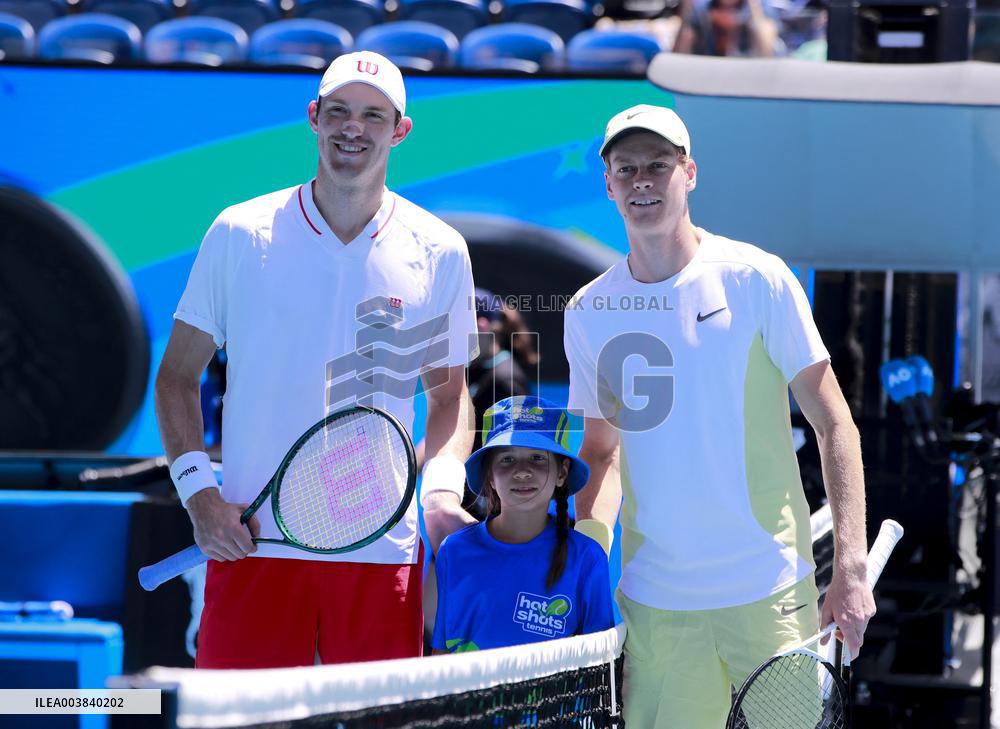 Australian Open - Day 2 - Melbourne