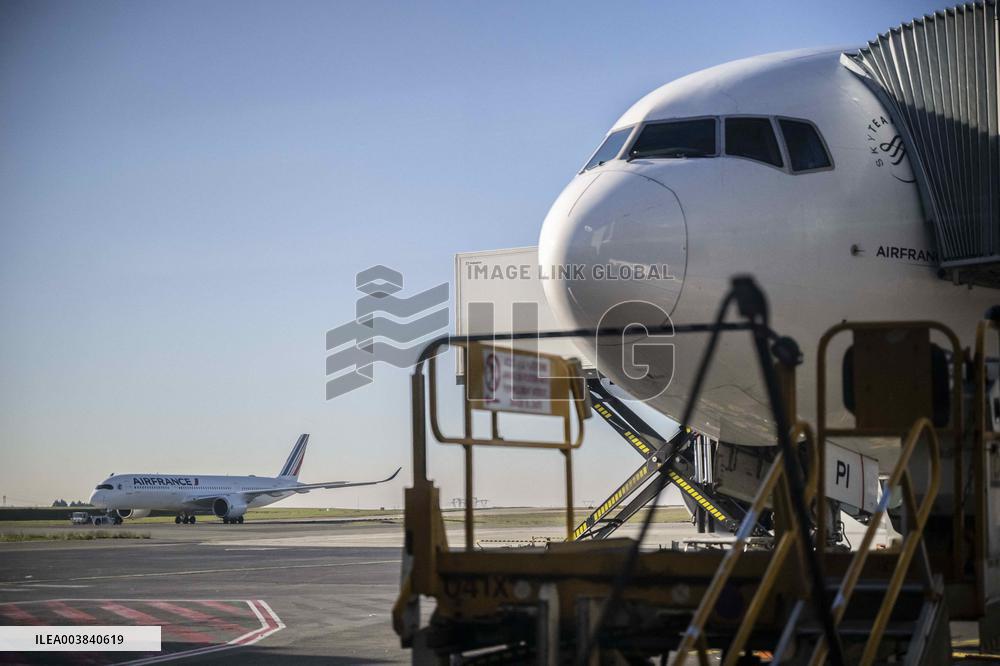 Illustration at Charles de Gaulle Airport in Paris