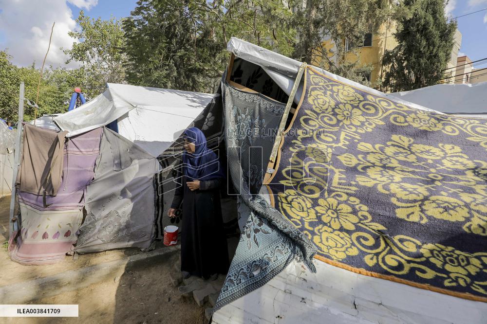 Daily Life Of Displaced Palestinians In A Refugee Camp - Gaza