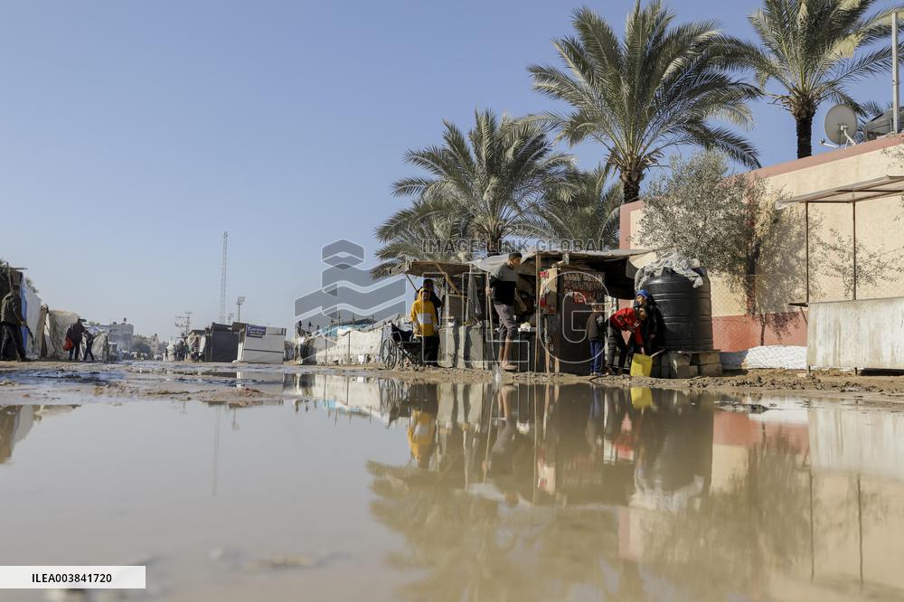 Daily Life Of Displaced Palestinians In A Refugee Camp - Gaza
