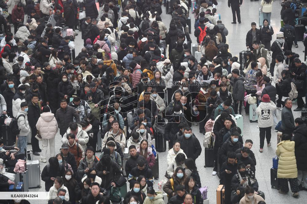 2025 Spring Festival Travel Rush Kicked Off