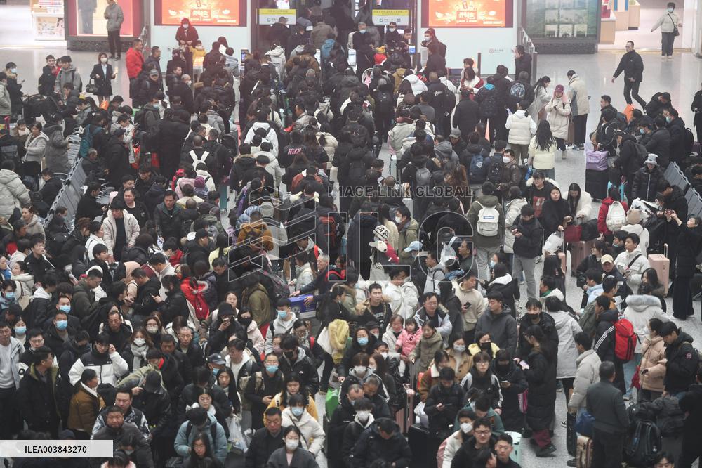 2025 Spring Festival Travel Rush Kicked Off