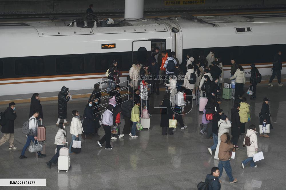2025 Spring Festival Travel Rush Kicked Off