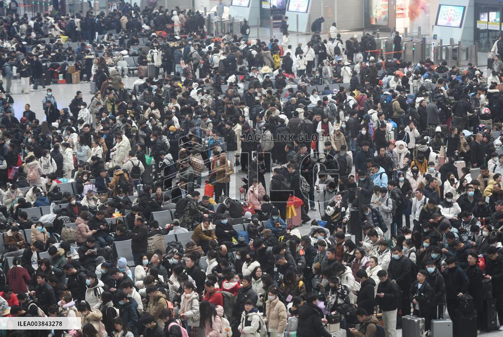 2025 Spring Festival Travel Rush Kicked Off