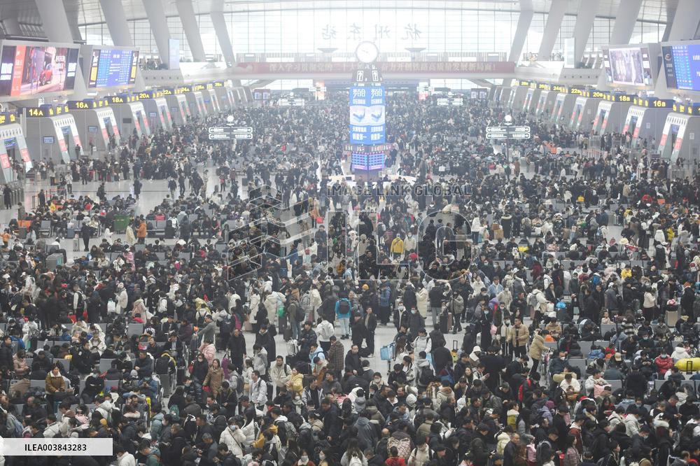 2025 Spring Festival Travel Rush Kicked Off