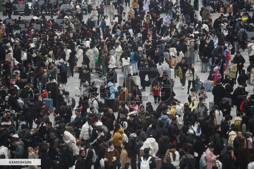2025 Spring Festival Travel Rush Kicked Off