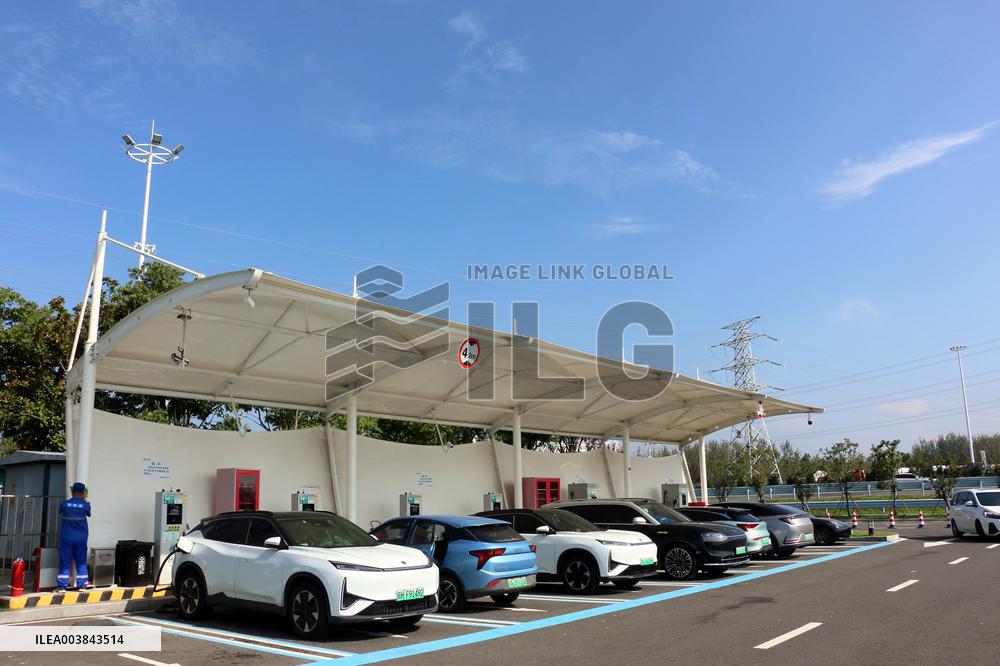 China Highway Service Area Charging Equipment