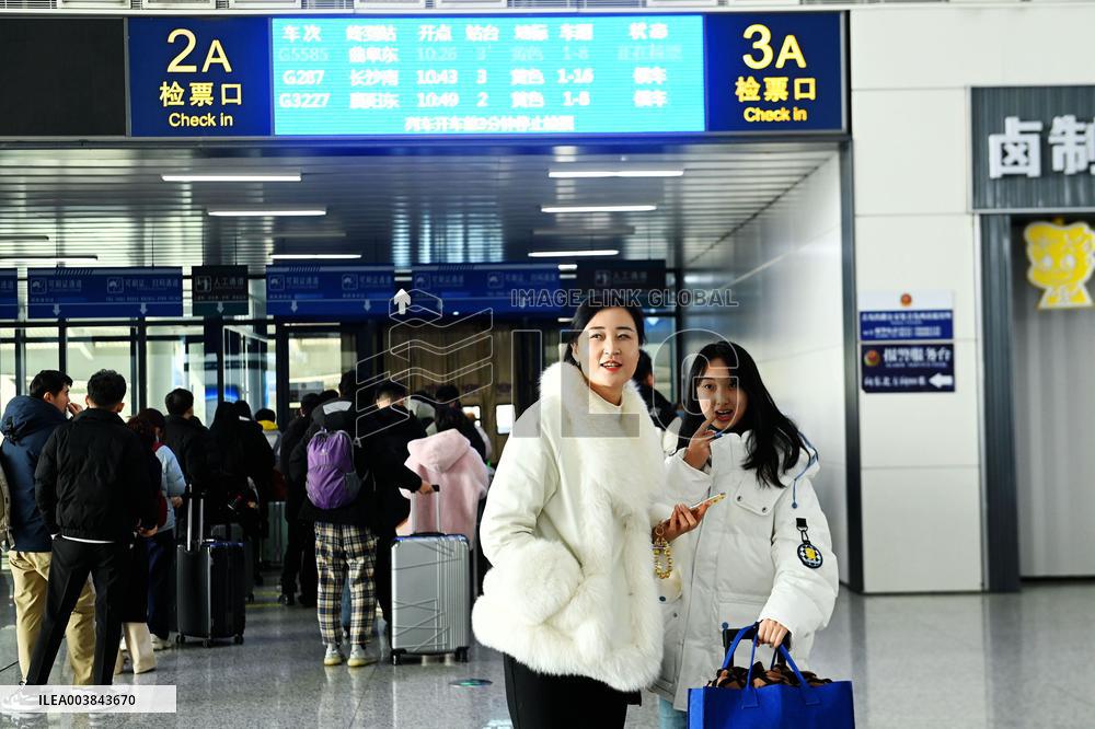 2025 Spring Festival Travel Rush Kicked Off