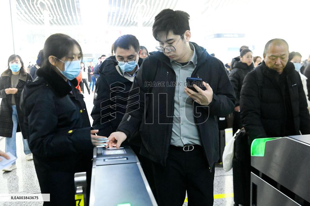 2025 Spring Festival Travel Rush Kicked Off